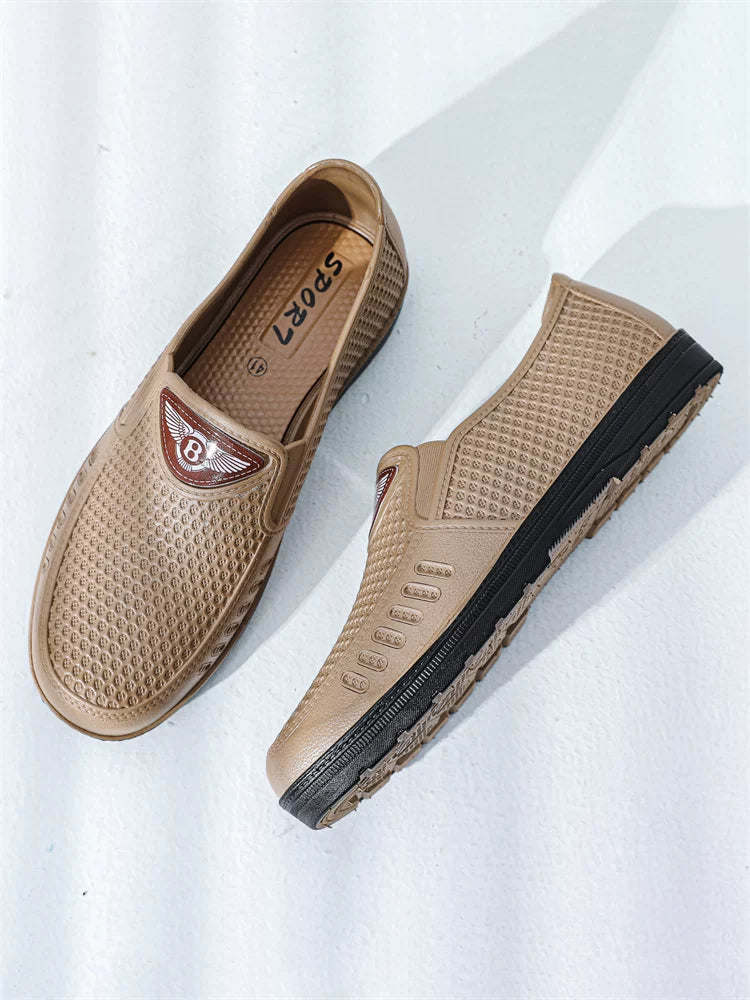 Khaki-sävyiset miesten loaferit parillinen kuva ylhäältä ja sivulta — Helvenza
