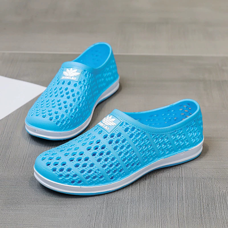 Vaaleansininen rei'itetty slip-on-loafer tasopintanäkymä parista — Helvenza