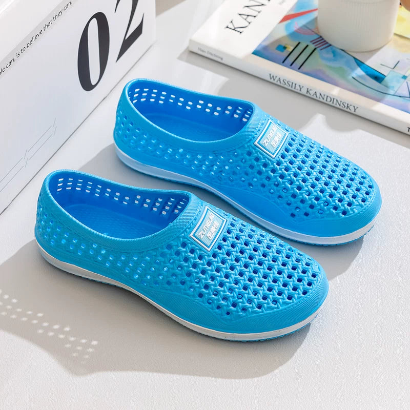 Vaaleansininen ristikkorakenteinen slip-on loaferi pari edestä — Helvenza